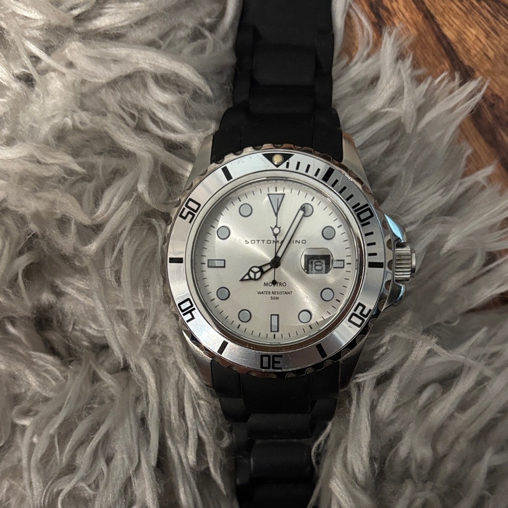 Sottomarino Black and Silver Watch